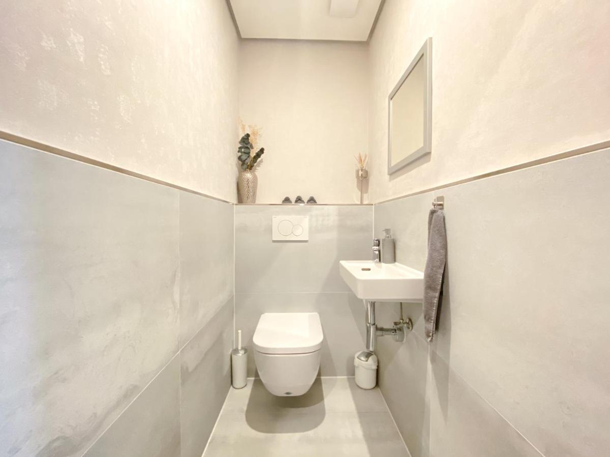 Modernes Apartment In Zentrumsnaehe Mit Eigenem Stellplatz บาเดน-บาเดน ภายนอก รูปภาพ