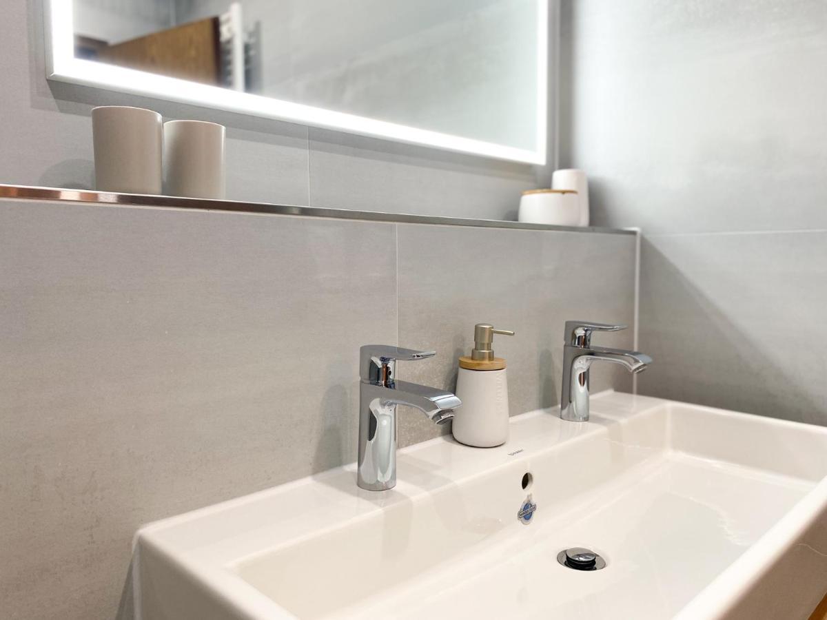 Modernes Apartment In Zentrumsnaehe Mit Eigenem Stellplatz บาเดน-บาเดน ภายนอก รูปภาพ