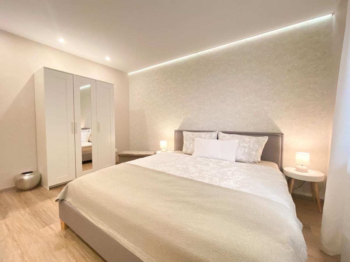 Modernes Apartment In Zentrumsnaehe Mit Eigenem Stellplatz บาเดน-บาเดน ภายนอก รูปภาพ