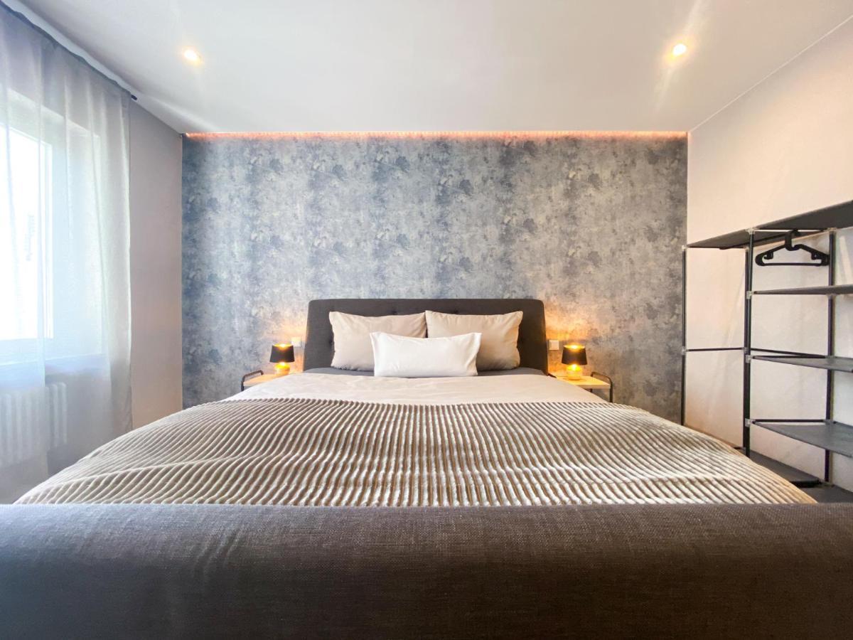 Modernes Apartment In Zentrumsnaehe Mit Eigenem Stellplatz บาเดน-บาเดน ภายนอก รูปภาพ