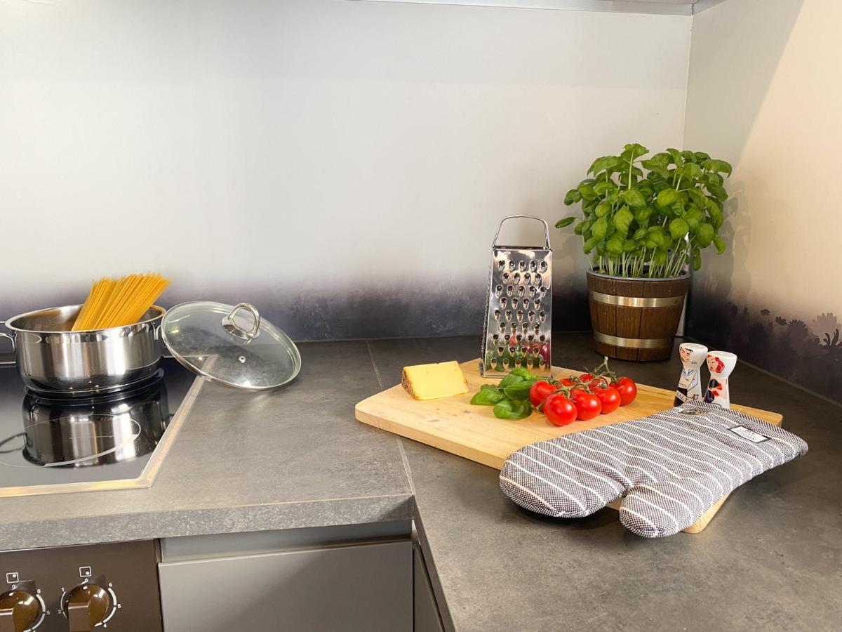 Modernes Apartment In Zentrumsnaehe Mit Eigenem Stellplatz บาเดน-บาเดน ภายนอก รูปภาพ